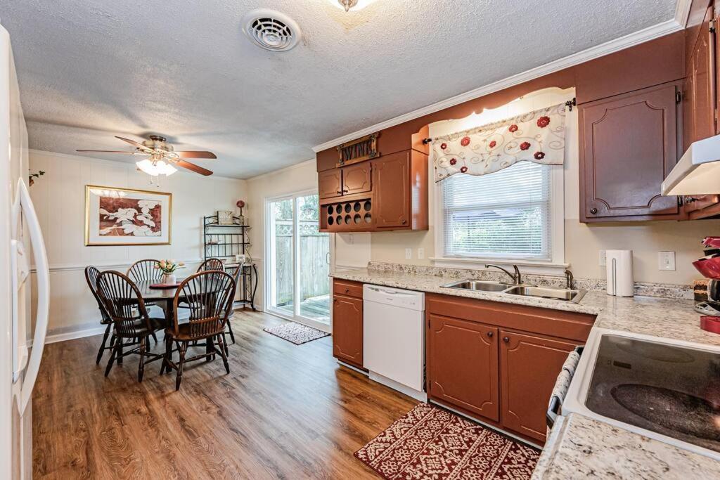 Kelly'S Comfortable Quinton Home Zewnętrze zdjęcie